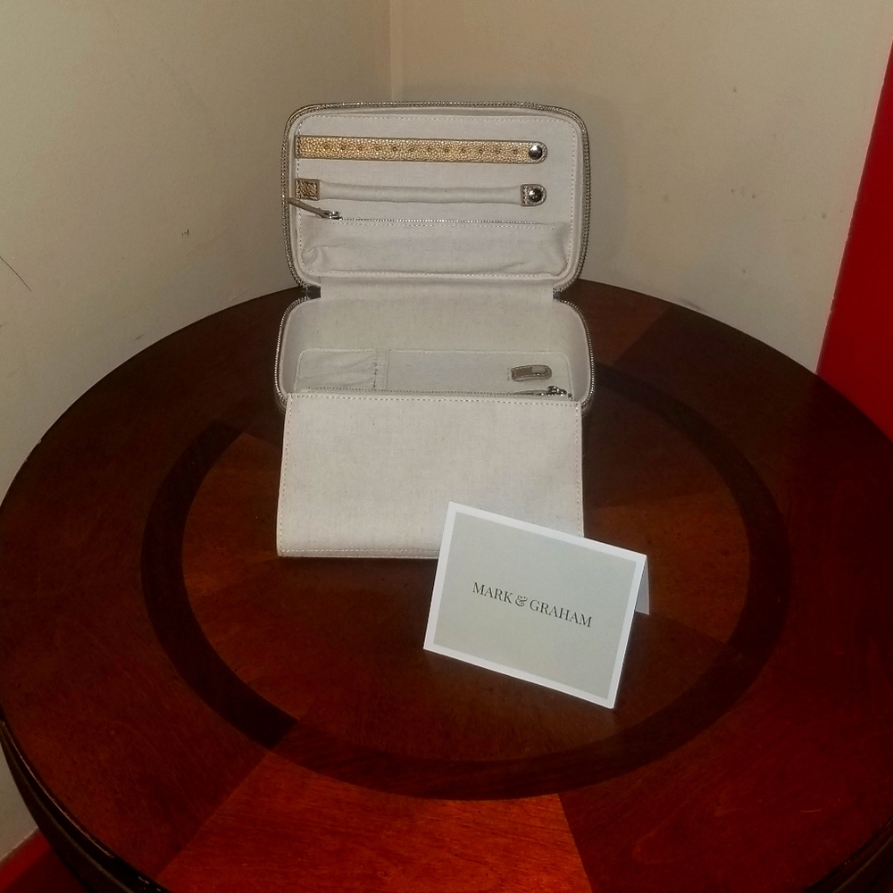 Mark And Graham Medium Travel Jewelry Case